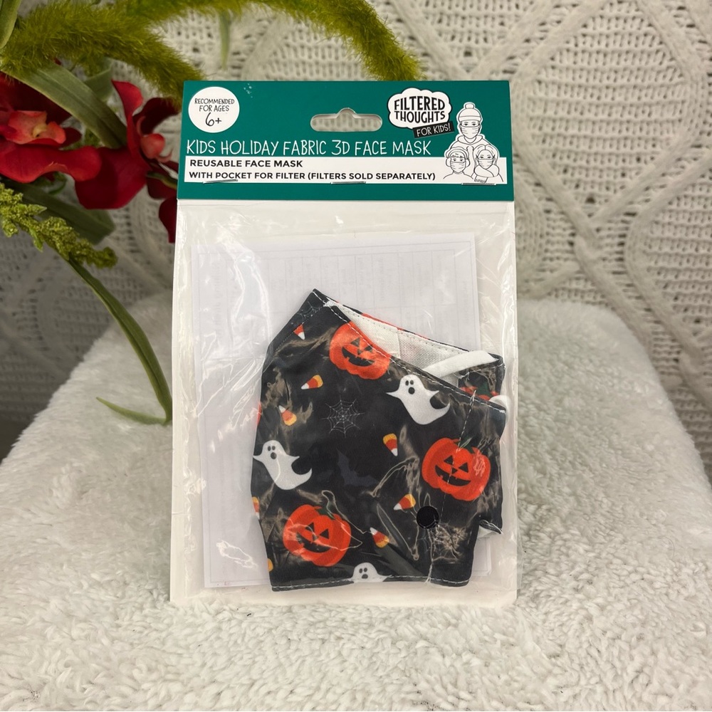NWT PAVILION CARES | 3 Kid's Holiday Fabric 3D Reusable Face Masks 6+ - Picture 2 of 10